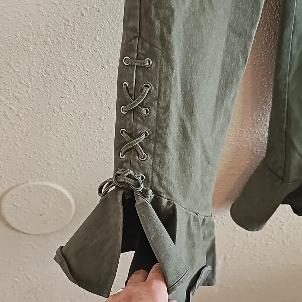 Scripted Cropped Ruffle Pants. - Picture 3 of 8